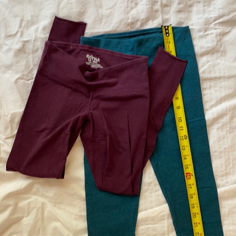 Aritzia TNA leggings ladies size XS - 2pairs